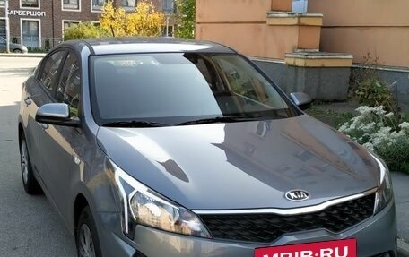 KIA Rio IV, 2020 год, 1 590 000 рублей, 2 фотография