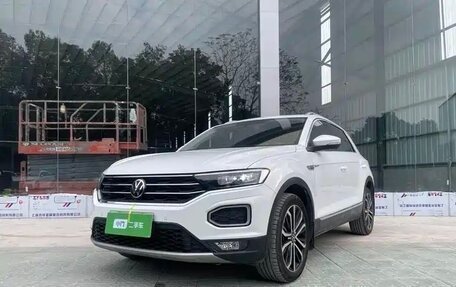 Volkswagen T-Roc I, 2022 год, 1 933 000 рублей, 7 фотография