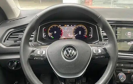 Volkswagen T-Roc I, 2022 год, 1 933 000 рублей, 10 фотография