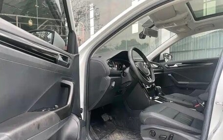 Volkswagen T-Roc I, 2022 год, 1 933 000 рублей, 13 фотография