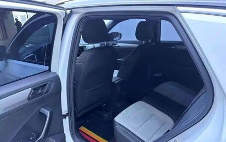 Volkswagen T-Roc I, 2022 год, 1 980 000 рублей, 11 фотография