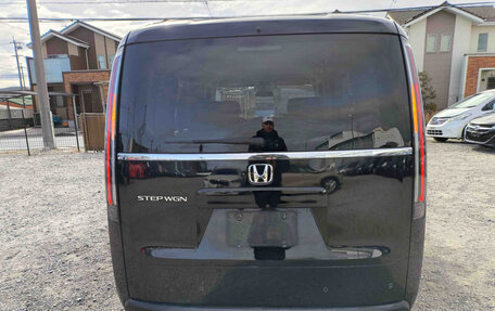 Honda Stepwgn, 2022 год, 2 050 000 рублей, 5 фотография