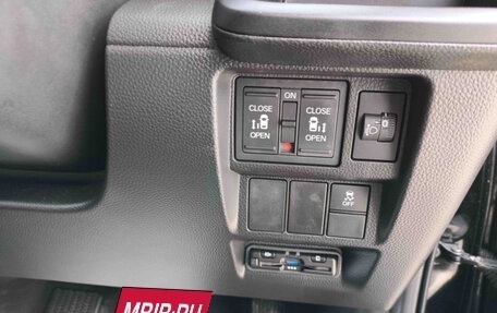 Honda Stepwgn, 2022 год, 2 050 000 рублей, 11 фотография