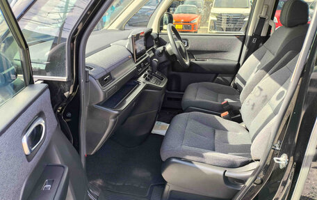 Honda Stepwgn, 2022 год, 2 050 000 рублей, 29 фотография