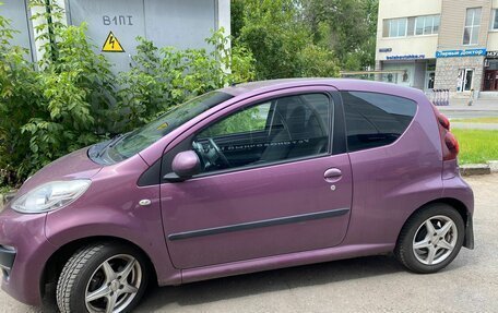 Peugeot 107 I рестайлинг, 2012 год, 380 000 рублей, 4 фотография