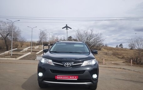 Toyota RAV4, 2013 год, 2 000 000 рублей, 2 фотография