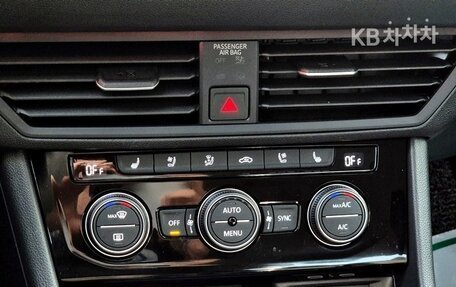 Volkswagen Jetta VII, 2023 год, 1 969 000 рублей, 15 фотография