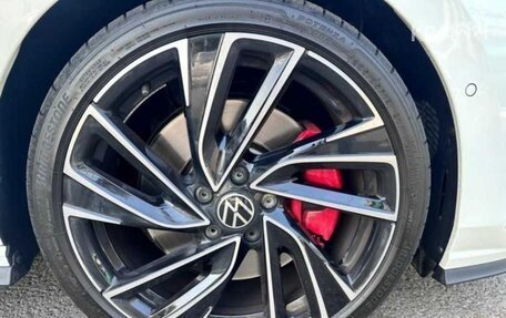 Volkswagen Golf VIII, 2023 год, 2 241 000 рублей, 16 фотография