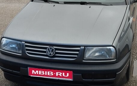 Volkswagen Vento, 1992 год, 330 000 рублей, 4 фотография