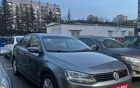 Volkswagen Jetta VI, 2013 год, 990 000 рублей, 2 фотография