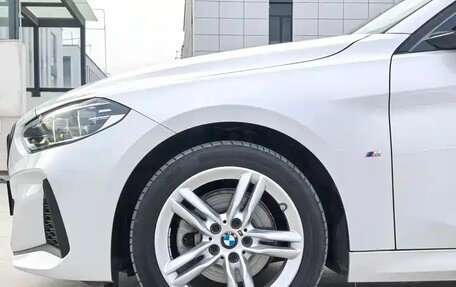 BMW 1 серия, 2023 год, 1 680 000 рублей, 5 фотография