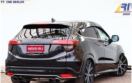 Honda Vezel, 2018 год, 1 380 000 рублей, 2 фотография