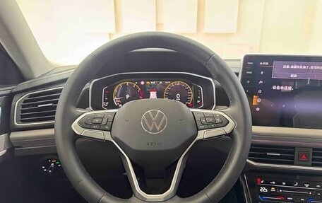 Volkswagen T-Roc I, 2023 год, 1 920 000 рублей, 12 фотография