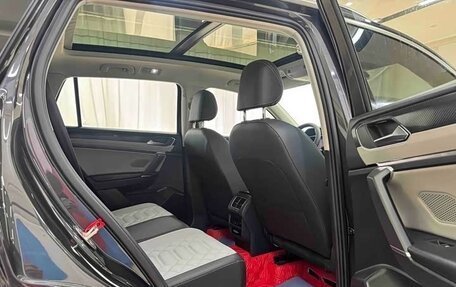 Volkswagen T-Roc I, 2023 год, 1 920 000 рублей, 8 фотография