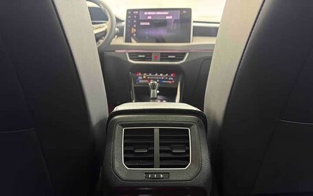 Volkswagen T-Roc I, 2023 год, 1 920 000 рублей, 19 фотография