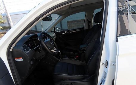 Volkswagen Tiguan II, 2023 год, 2 877 000 рублей, 6 фотография