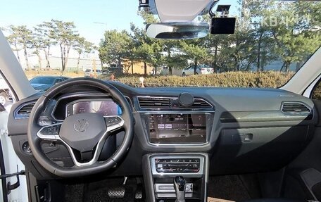 Volkswagen Tiguan II, 2023 год, 2 877 000 рублей, 5 фотография