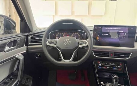 Volkswagen T-Roc I, 2023 год, 1 920 000 рублей, 21 фотография