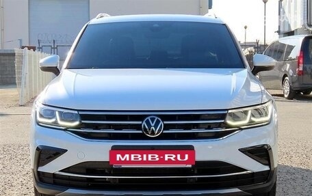 Volkswagen Tiguan II, 2023 год, 2 877 000 рублей, 2 фотография