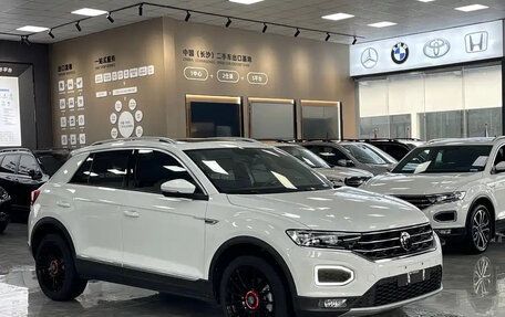 Volkswagen T-Roc I, 2021 год, 1 690 017 рублей, 3 фотография