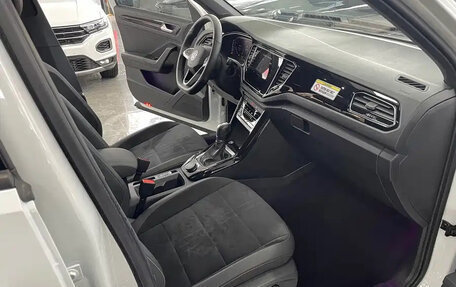 Volkswagen T-Roc I, 2021 год, 1 690 017 рублей, 11 фотография