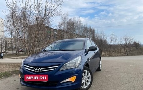 Hyundai Solaris II рестайлинг, 2015 год, 679 000 рублей, 2 фотография