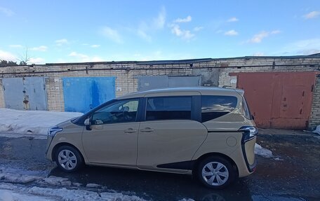 Toyota Sienta II, 2020 год, 1 600 000 рублей, 4 фотография