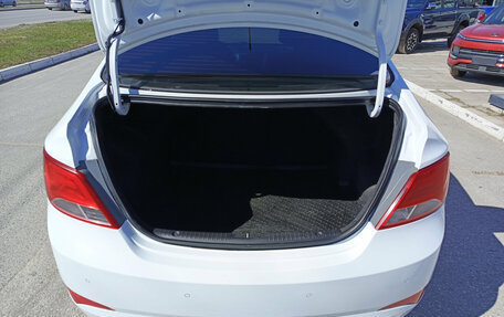 Hyundai Solaris II рестайлинг, 2015 год, 1 075 000 рублей, 10 фотография