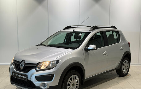 Renault Sandero II рестайлинг, 2016 год, 840 000 рублей, 1 фотография