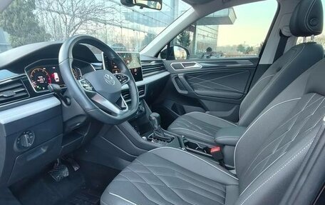 Volkswagen Tiguan II, 2022 год, 2 690 002 рублей, 8 фотография