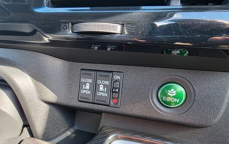 Honda Stepwgn IV, 2020 год, 2 340 000 рублей, 15 фотография