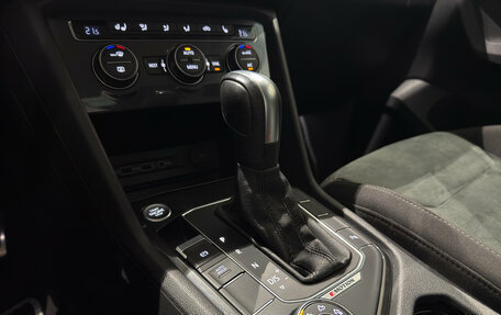 Volkswagen Tiguan II, 2019 год, 2 785 000 рублей, 14 фотография