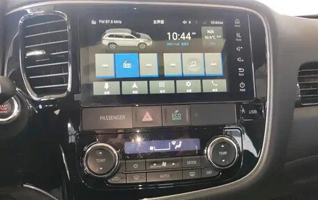 Mitsubishi Outlander III рестайлинг 3, 2022 год, 1 790 003 рублей, 12 фотография