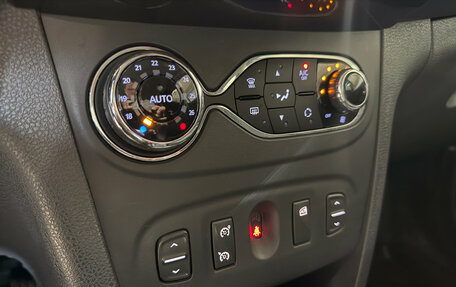 Renault Sandero II рестайлинг, 2016 год, 840 000 рублей, 13 фотография