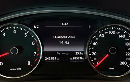 Volkswagen Touareg III, 2012 год, 1 920 000 рублей, 10 фотография