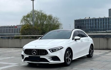 Mercedes-Benz A-Класс, 2022 год, 1 989 000 рублей, 1 фотография