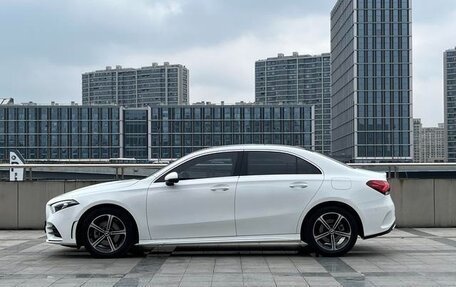 Mercedes-Benz A-Класс, 2022 год, 1 989 000 рублей, 2 фотография