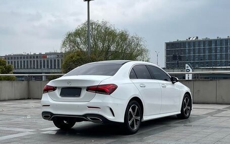 Mercedes-Benz A-Класс, 2022 год, 1 989 000 рублей, 5 фотография