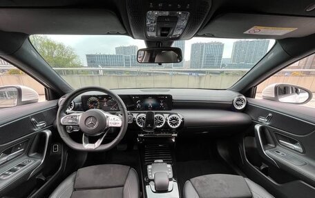 Mercedes-Benz A-Класс, 2022 год, 1 989 000 рублей, 10 фотография