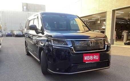 Honda Stepwgn, 2023 год, 2 620 000 рублей, 2 фотография