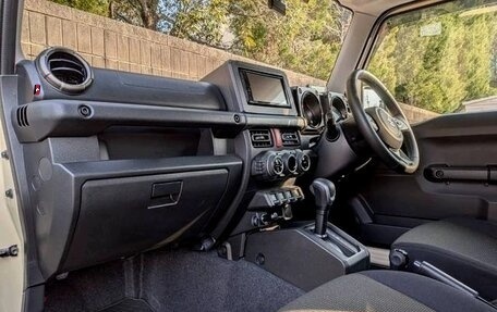 Suzuki Jimny, 2023 год, 1 815 000 рублей, 13 фотография