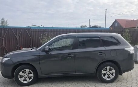 Mitsubishi Outlander III рестайлинг 3, 2014 год, 1 500 000 рублей, 2 фотография