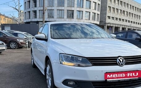 Volkswagen Jetta VI, 2013 год, 800 000 рублей, 3 фотография