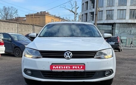 Volkswagen Jetta VI, 2013 год, 800 000 рублей, 2 фотография