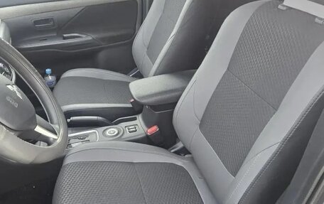 Mitsubishi Outlander III рестайлинг 3, 2014 год, 1 500 000 рублей, 5 фотография