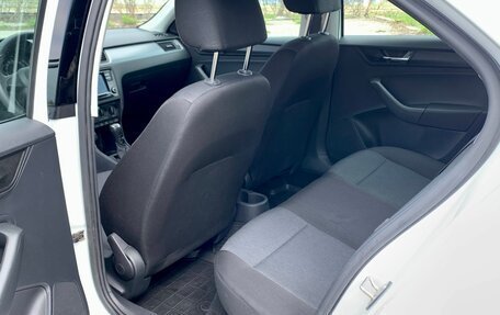 Skoda Rapid I, 2018 год, 1 300 000 рублей, 24 фотография