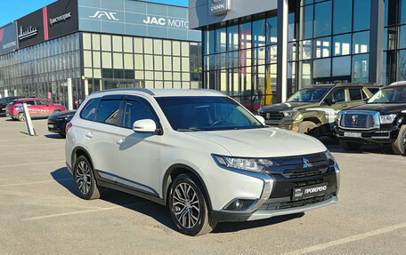 Mitsubishi Outlander III рестайлинг 3, 2018 год, 1 830 000 рублей, 3 фотография