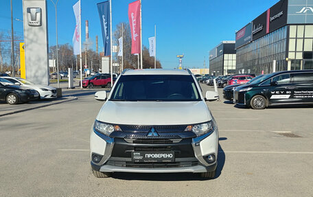 Mitsubishi Outlander III рестайлинг 3, 2018 год, 1 830 000 рублей, 2 фотография