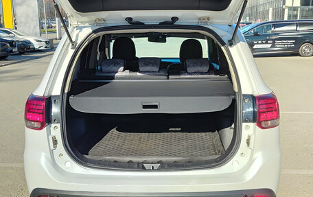 Mitsubishi Outlander III рестайлинг 3, 2018 год, 1 830 000 рублей, 12 фотография