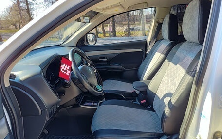 Mitsubishi Outlander III рестайлинг 3, 2018 год, 1 830 000 рублей, 20 фотография